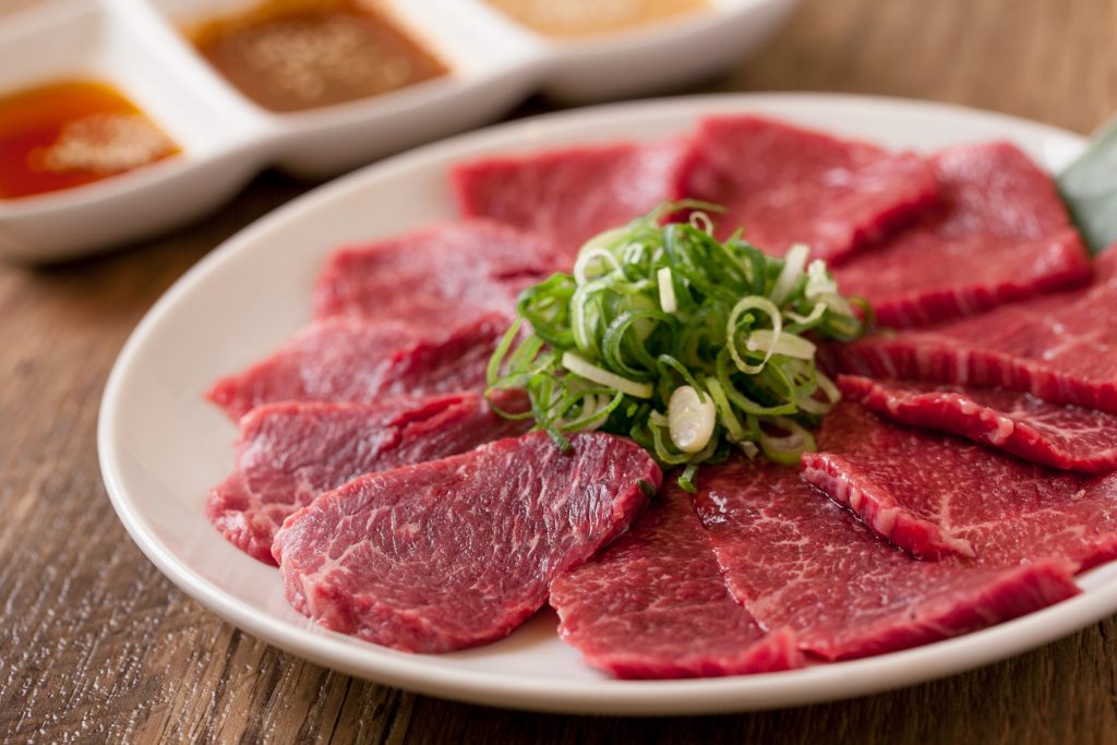 大阪、天神橋筋六丁目で人気の「黒毛和牛　焼肉みかく屋」で味わう厳選された上質なお肉！