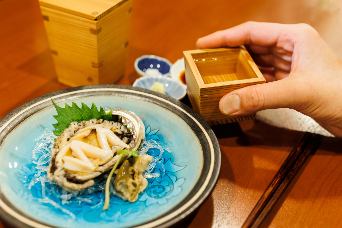 札幌・すすきのの居酒屋「魚と肴 おうぎや」ココロオドル美味さ！海鮮と日本酒がおすすめ！