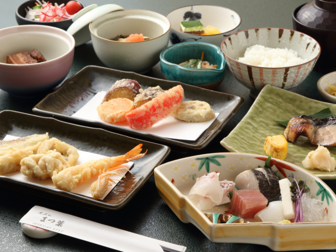 豊田市の和食「天ぷら お食事処 まつ葉」ランチは天丼が人気。個室は接待におすすめ
